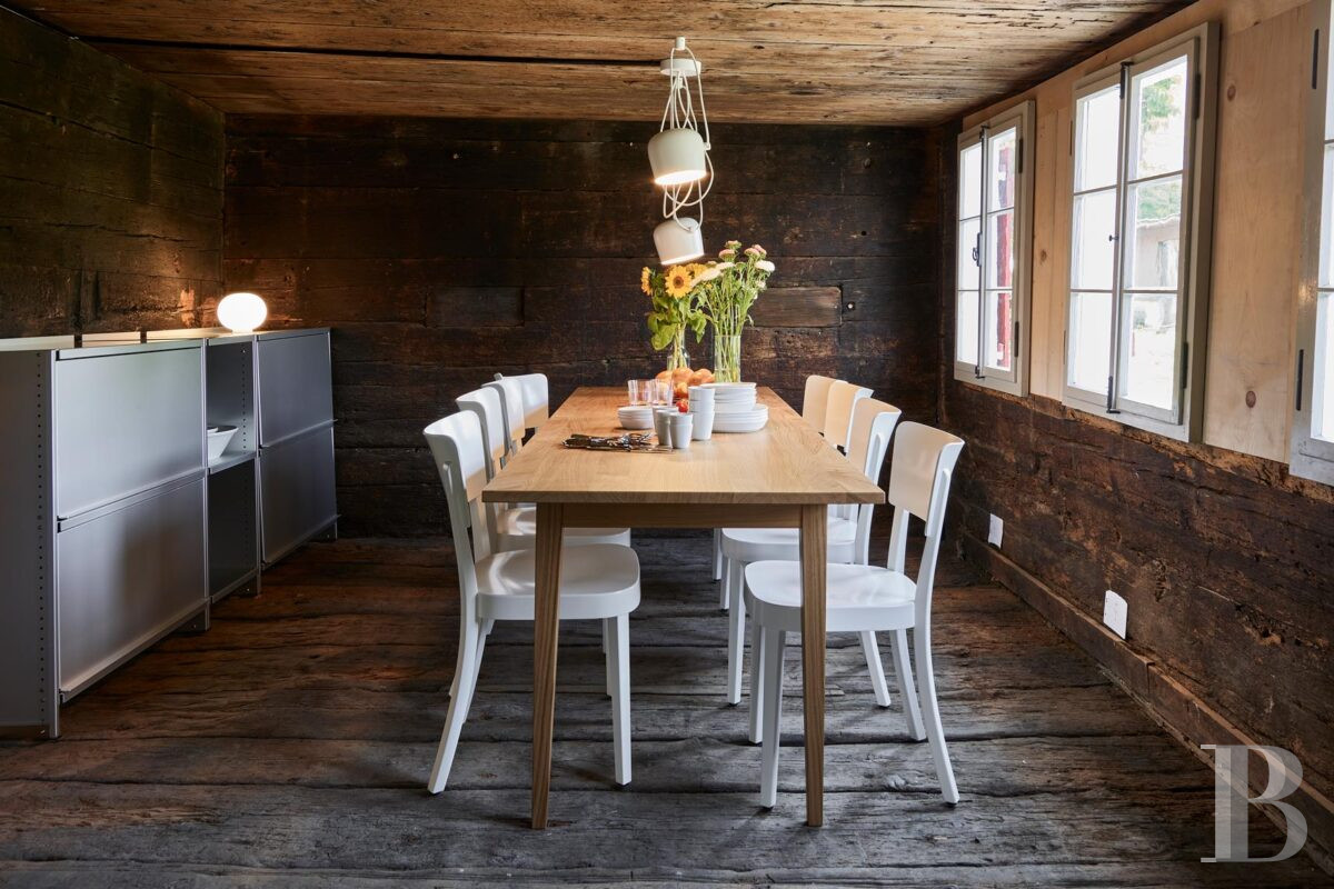 Au centre de la Suisse, à l’est de Lucerne, un chalet du 13e siècle réhabilité dans les règles de l’art - photo  n°8