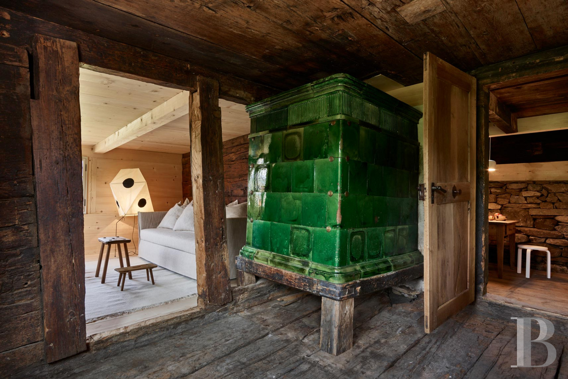 Au centre de la Suisse, à l’est de Lucerne, un chalet du 13e siècle réhabilité dans les règles de l’art - photo  n°6