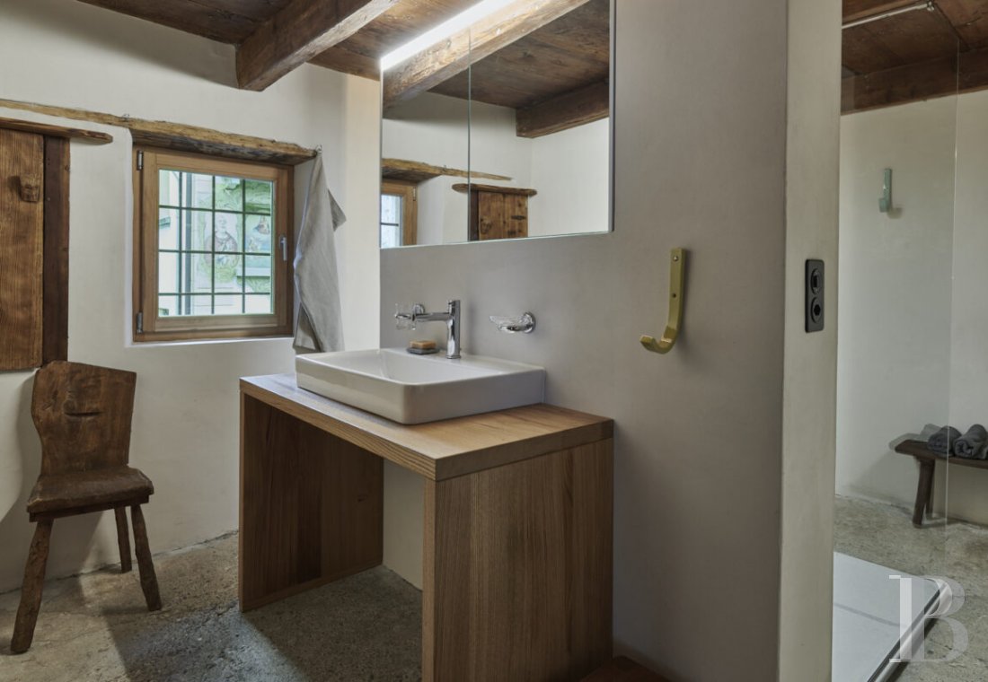 Dans le sud de la Suisse, non loin du lac Majeur, une maison du 18e siècle dans le cœur historique du village de Moghegno - photo  n°6