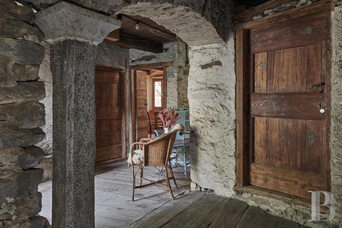 Dans le sud de la Suisse, non loin du lac Majeur, une maison du 18e siècle dans le cœur historique du village de Moghegno - photo  n°8