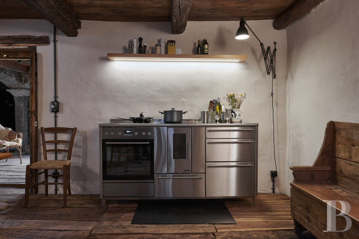Dans le sud de la Suisse, non loin du lac Majeur, une maison du 18e siècle dans le cœur historique du village de Moghegno - photo  n°3
