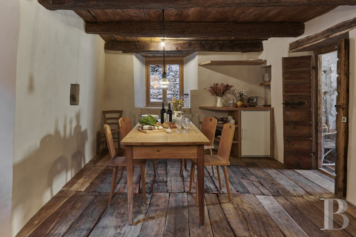 Dans le sud de la Suisse, non loin du lac Majeur, une maison du 18e siècle dans le cœur historique du village de Moghegno - photo  n°2