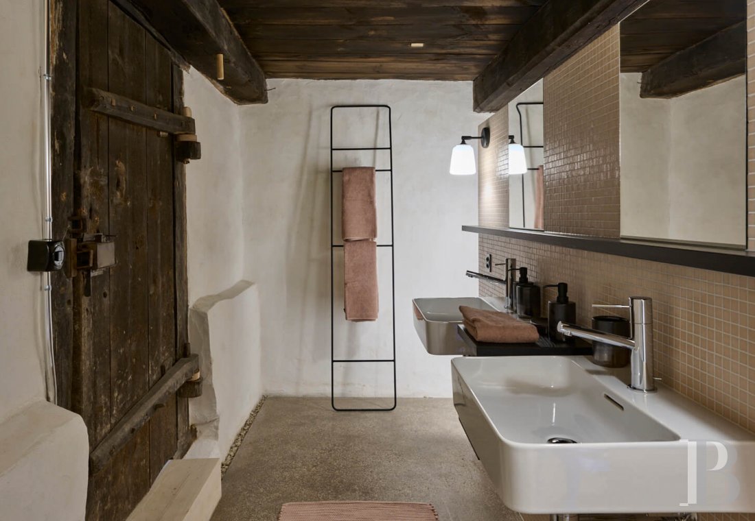 A 17th century chalet saved from abandon in Souboz, in the Canton of Jura - photo  n°11
