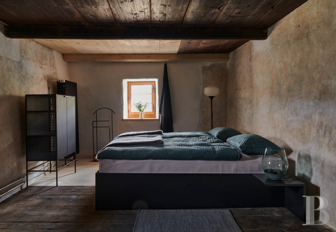 A 17th century chalet saved from abandon in Souboz, in the Canton of Jura - photo  n°10