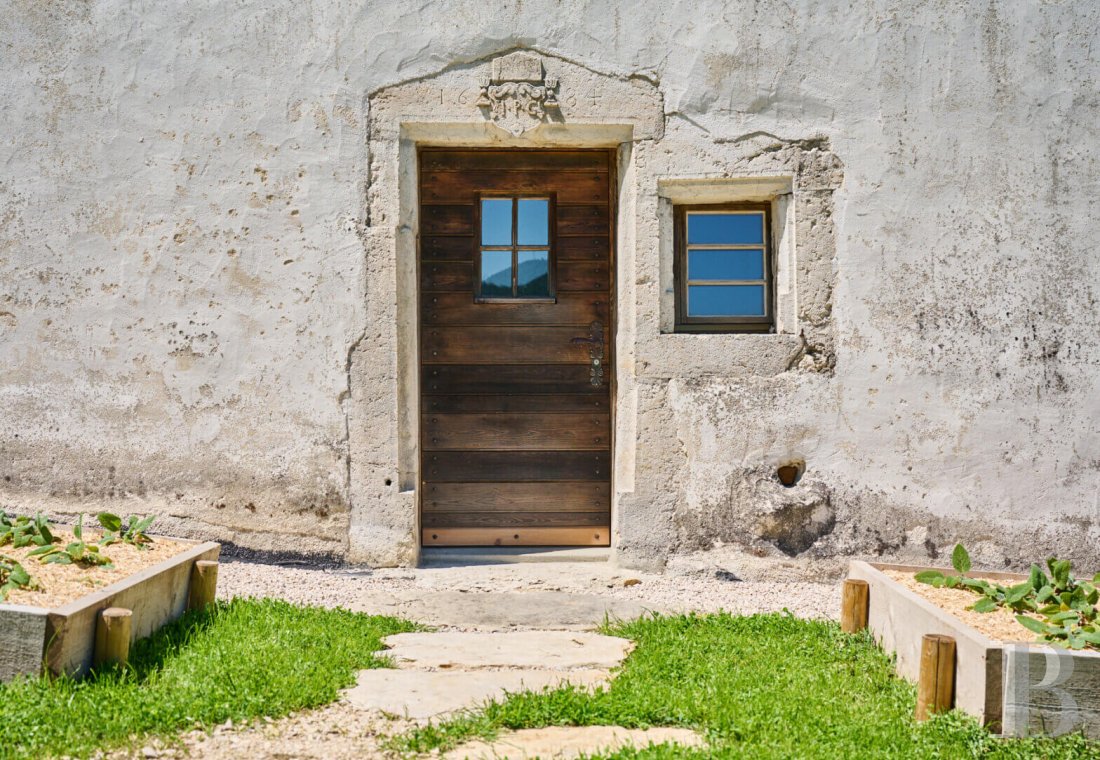 A 17th century chalet saved from abandon in Souboz, in the Canton of Jura - photo  n°3