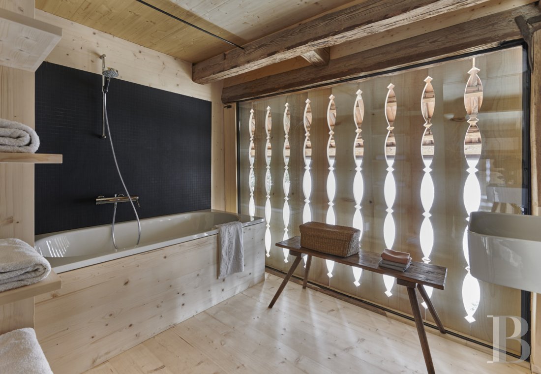 An old 19th century peasants' house in Vinelz, in the Canton of Bern - photo  n°10