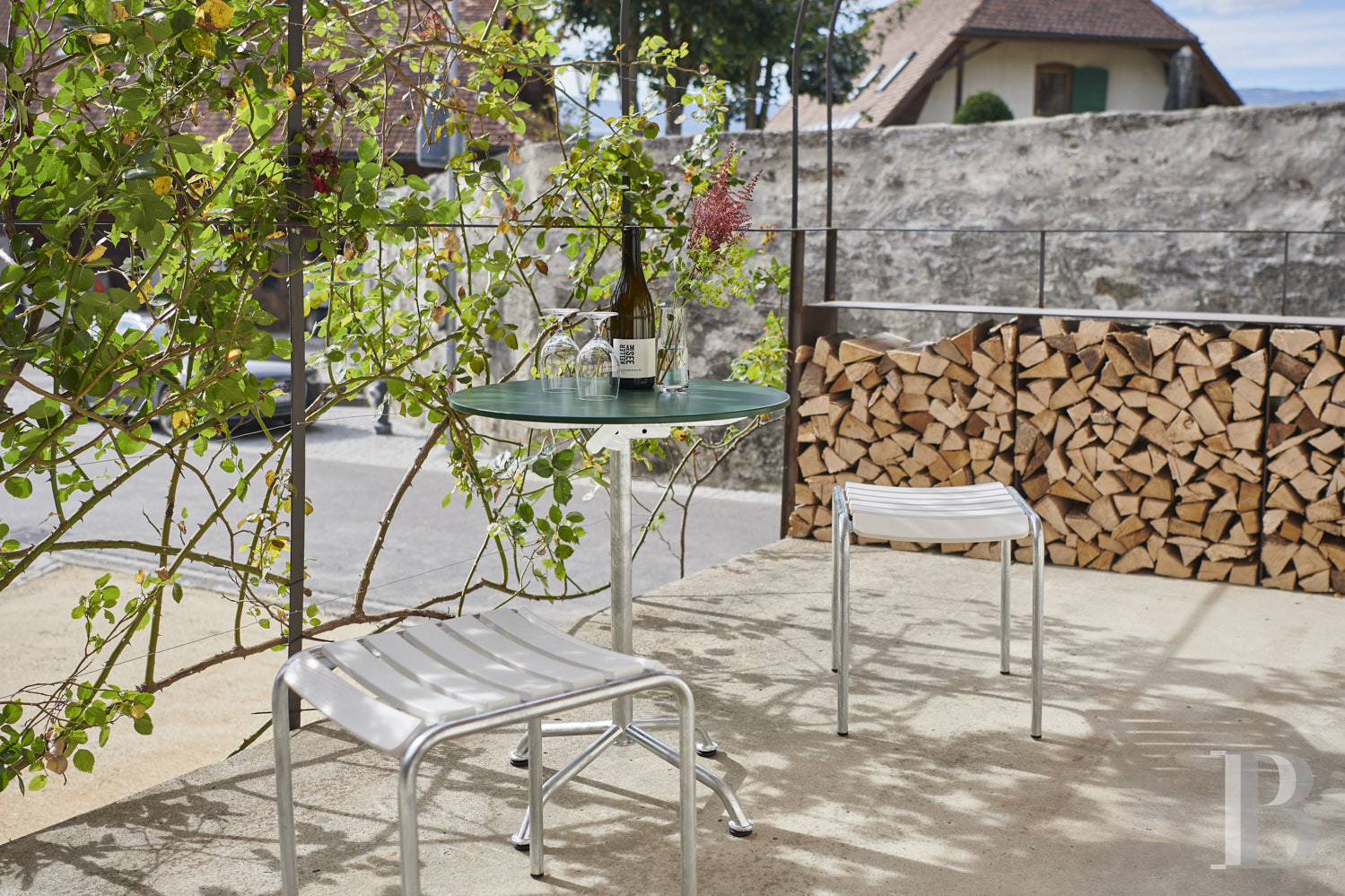 À Vinelz, dans le canton de Berne, une ancienne maison paysanne du 19e siècle - photo  n°2