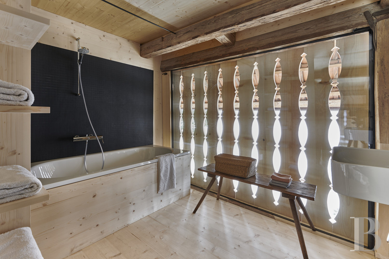 À Vinelz, dans le canton de Berne, une ancienne maison paysanne du 19e siècle - photo  n°10