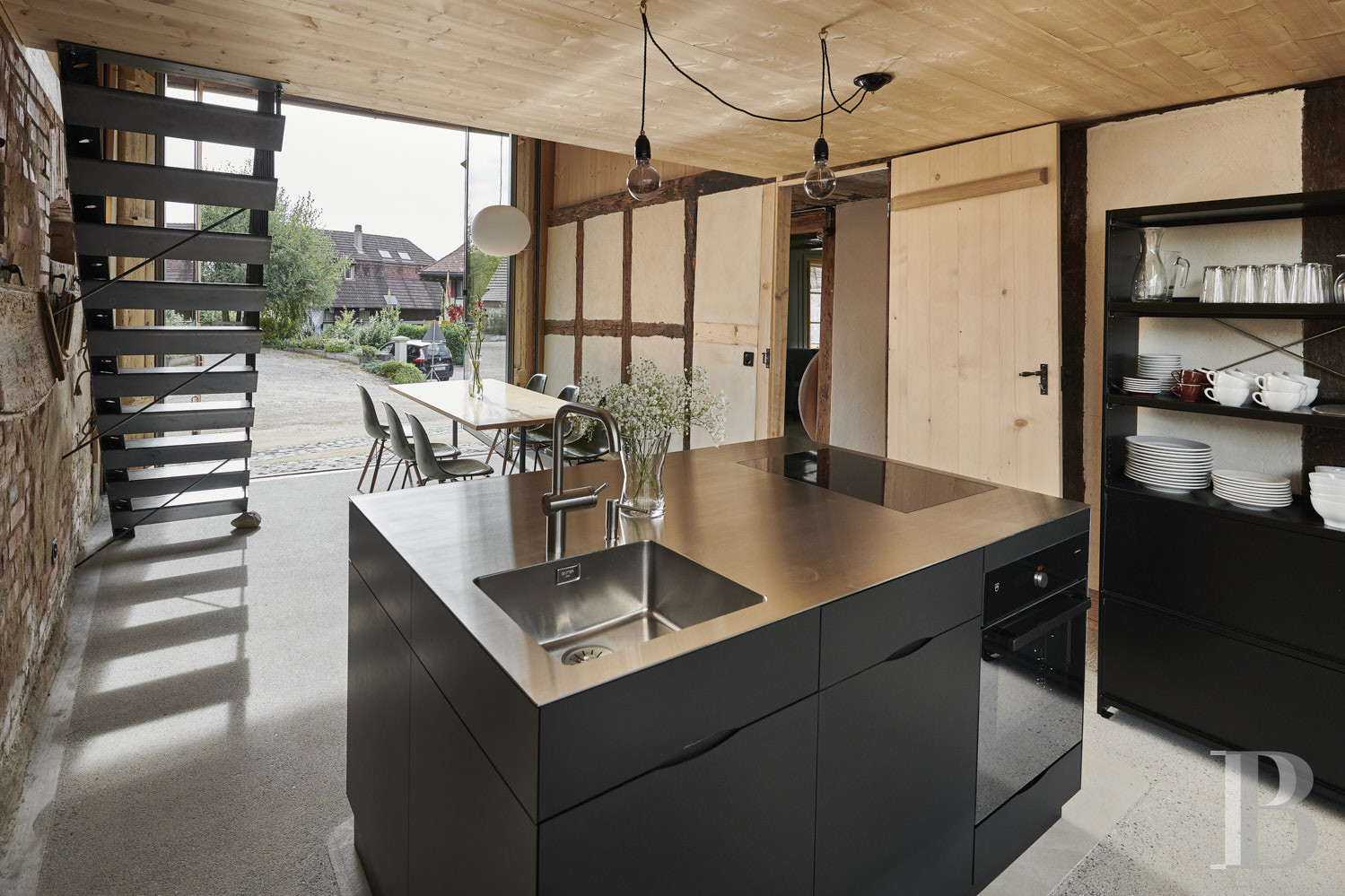 À Vinelz, dans le canton de Berne, une ancienne maison paysanne du 19e siècle - photo  n°6