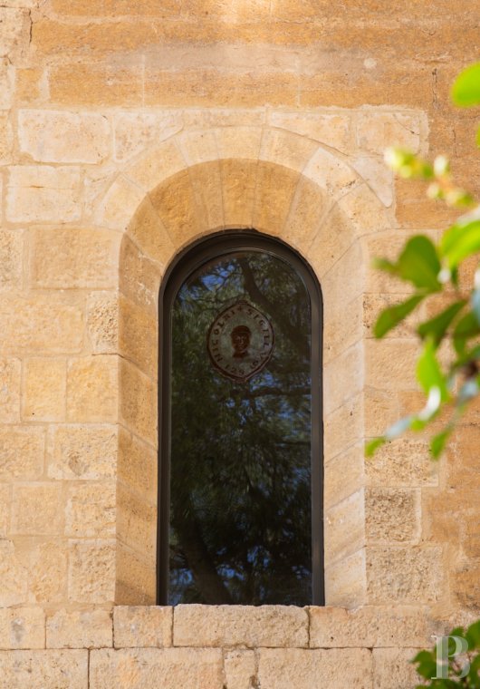 Dans le Gard, au nord de Nîmes, un ancien prieuré du 12e siècle dominant le Gardon - photo  n°23