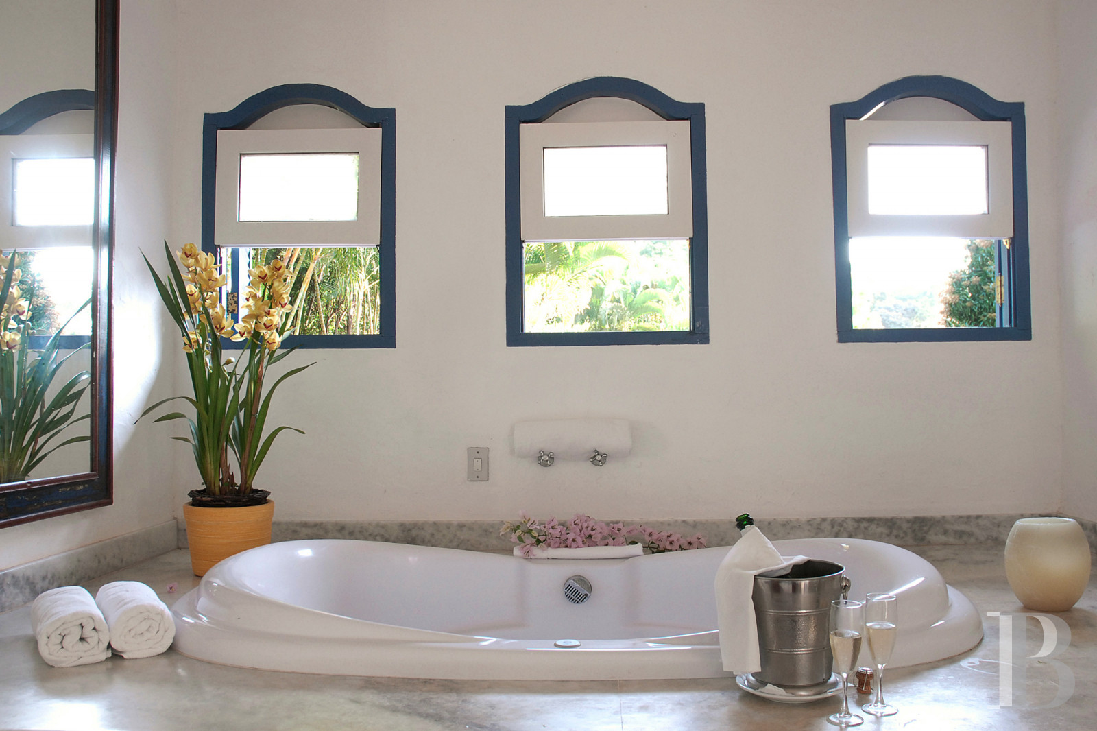 A colonial-inspired house surrounded by nature in Picinguaba, on the Brazilian coast between São Paulo and Rio de Janeiro - photo  n°12