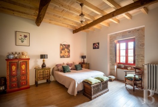 character properties France midi pyrenees   - 16