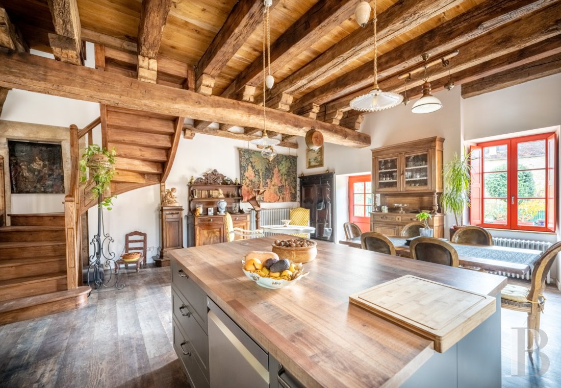 character properties France midi pyrenees   - 1