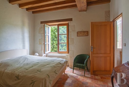 character properties France aquitaine   - 10