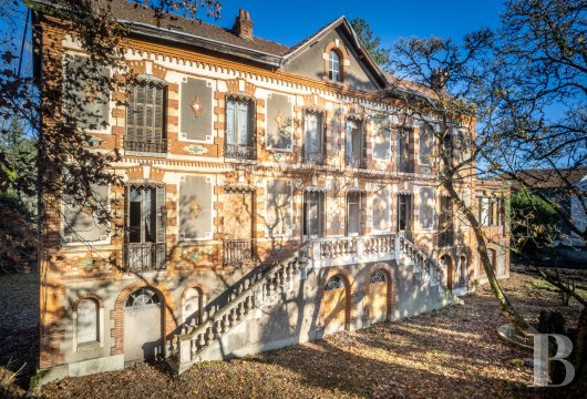 midi-pyrenees - A striking bourgeois residence and its park  waiting to be brought back to life in the town of the Duke of Decazes 