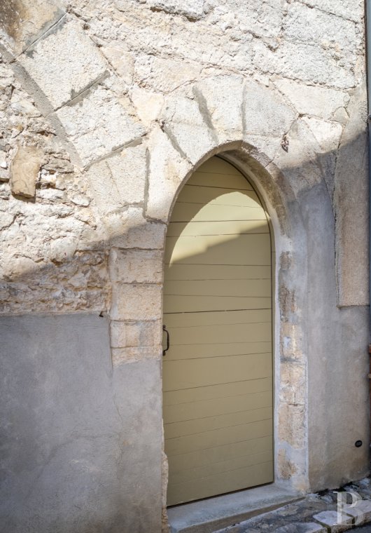 character properties France midi pyrenees   - 6