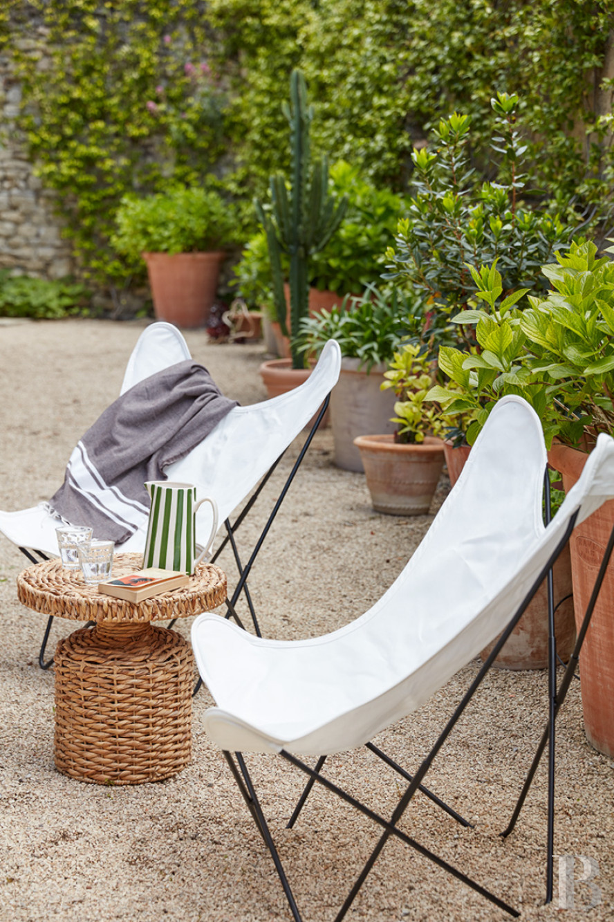 Dans les Alpes-de-Haute-Provence, au sud de Forcalquier, une maison de village traditionnelle et audacieuse - photo  n°41