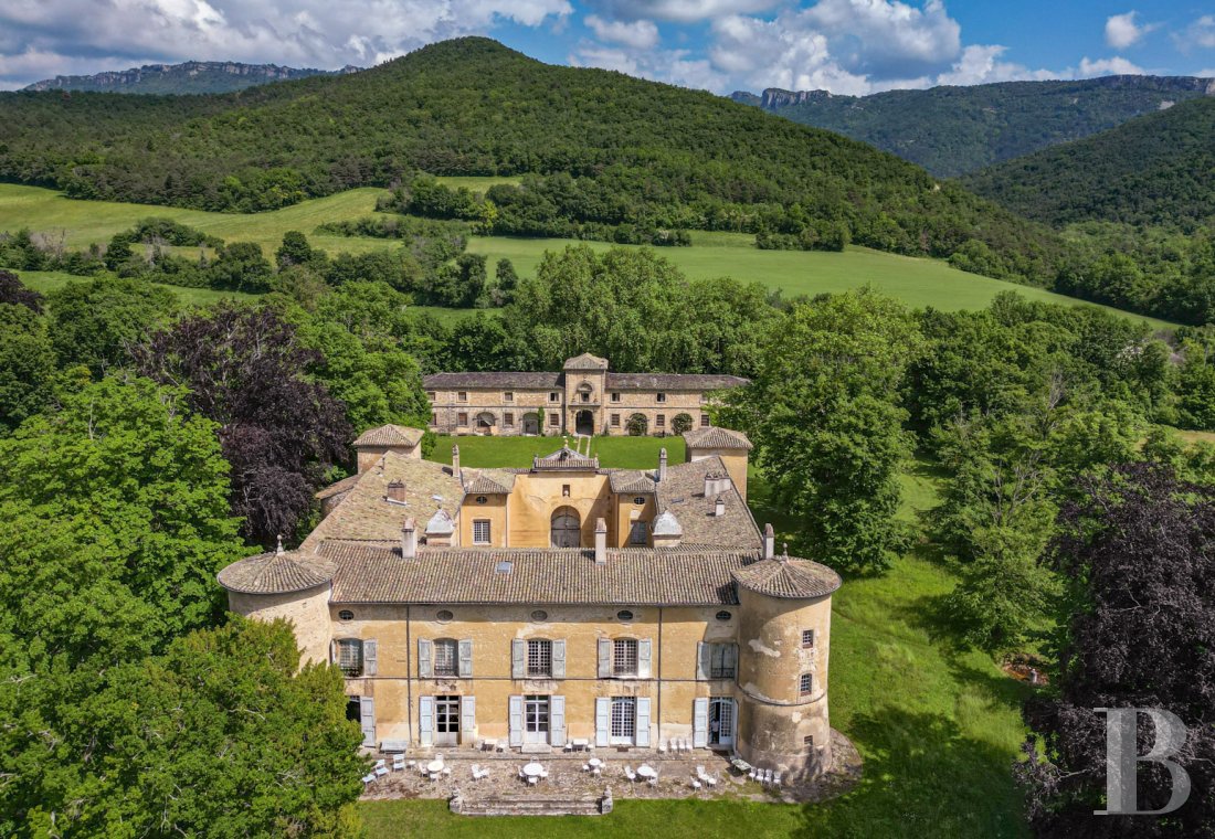 chateaux for sale France rhones alps   - 1
