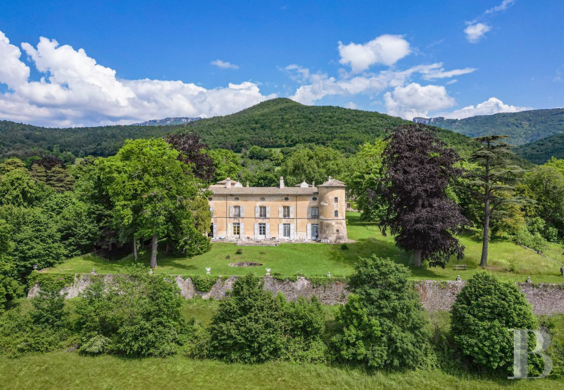 chateaux for sale France rhones alps   - 40