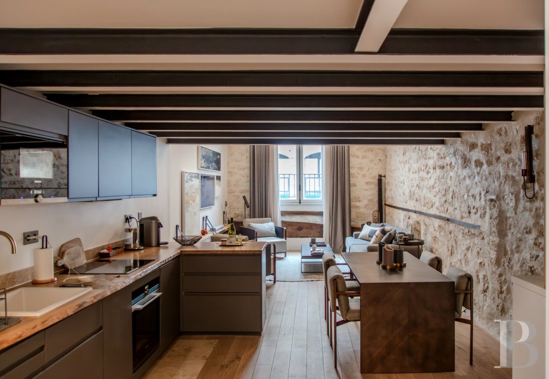 À Paris, dans le quartier du Marais, un appartement rénové dans un immeuble du 17e siècle - photo  n°16