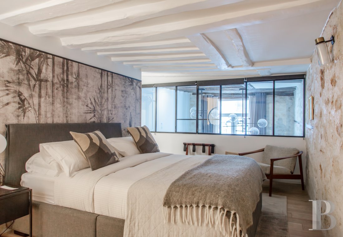 À Paris, dans le quartier du Marais, un appartement rénové dans un immeuble du 17e siècle - photo  n°10