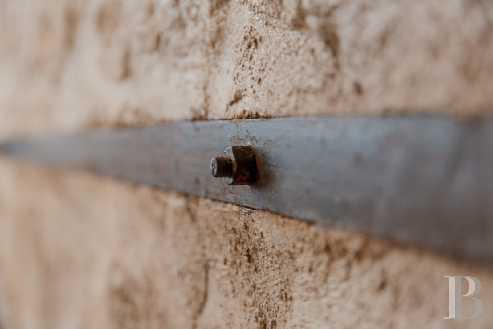 À Paris, dans le quartier du Marais, un appartement rénové dans un immeuble du 17e siècle - photo  n°3