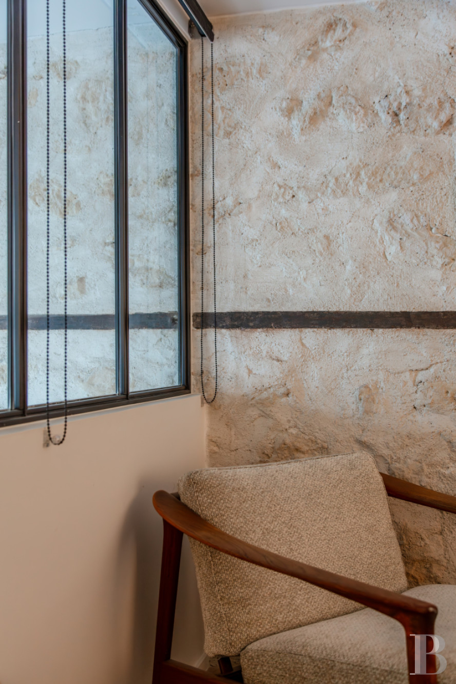 À Paris, dans le quartier du Marais, un appartement rénové dans un immeuble du 17e siècle - photo  n°11