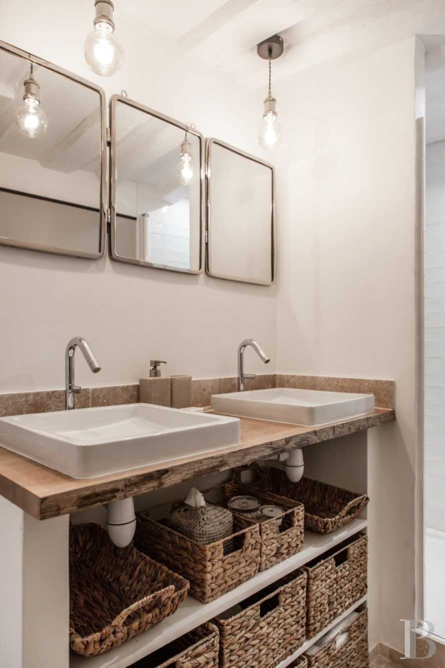 À Paris, dans le quartier du Marais, un appartement rénové dans un immeuble du 17e siècle - photo  n°12