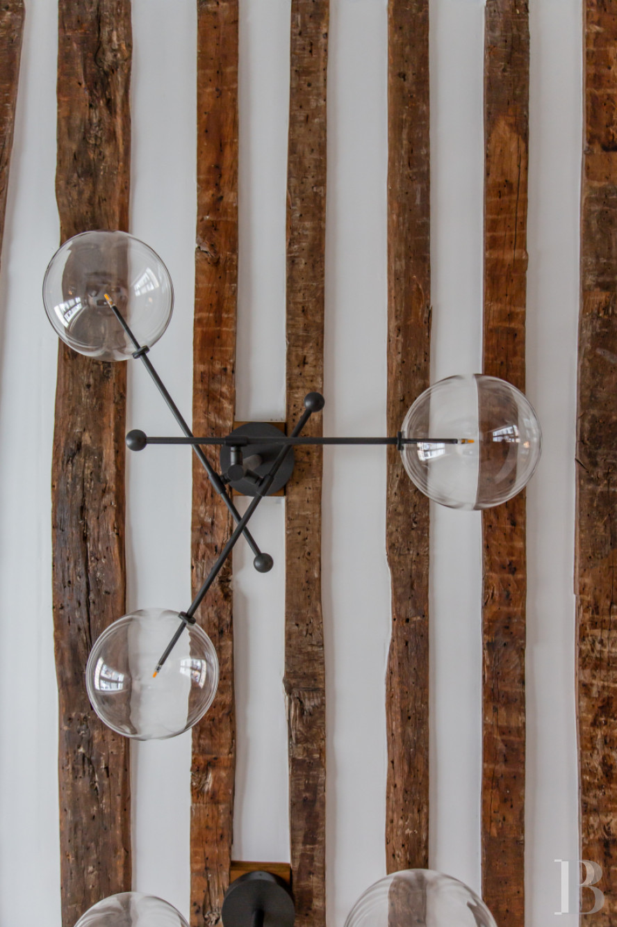 À Paris, dans le quartier du Marais, un appartement rénové dans un immeuble du 17e siècle - photo  n°14