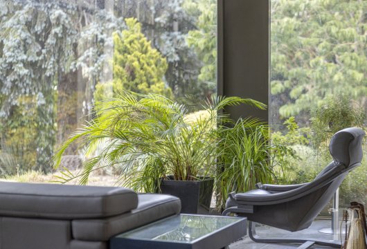 paris - An architect-designed house with its tiered garden  overlooking the town of Franconville 