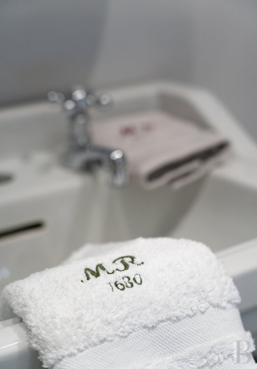 A 17th century manor house with a walled garden, in the heart of the village of Lanildut on the tip of Finistère - photo  n°24