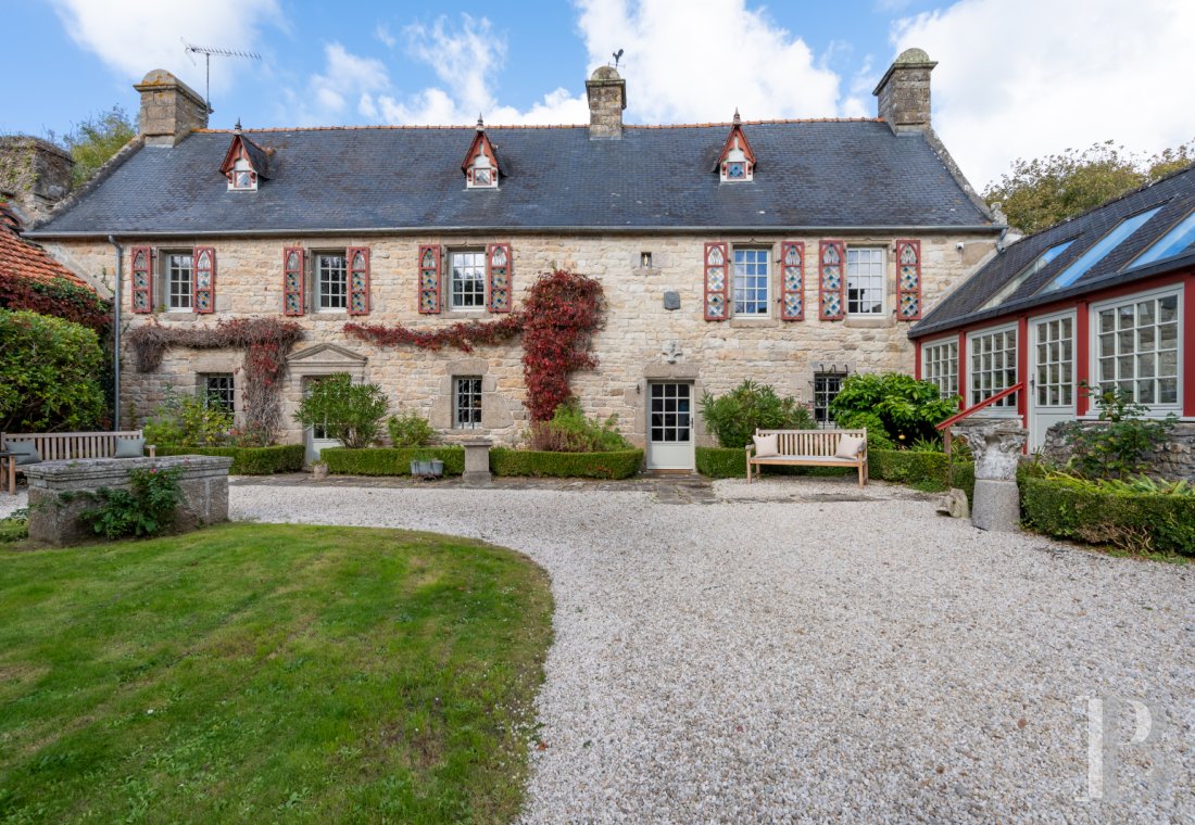 A 17th century manor house with a walled garden, in the heart of the village of Lanildut on the tip of Finistère - photo  n°37