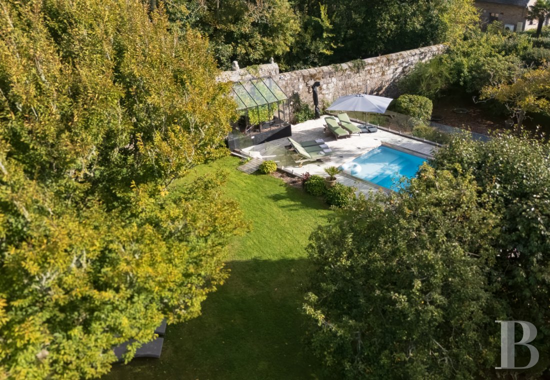 A 17th century manor house with a walled garden, in the heart of the village of Lanildut on the tip of Finistère - photo  n°36