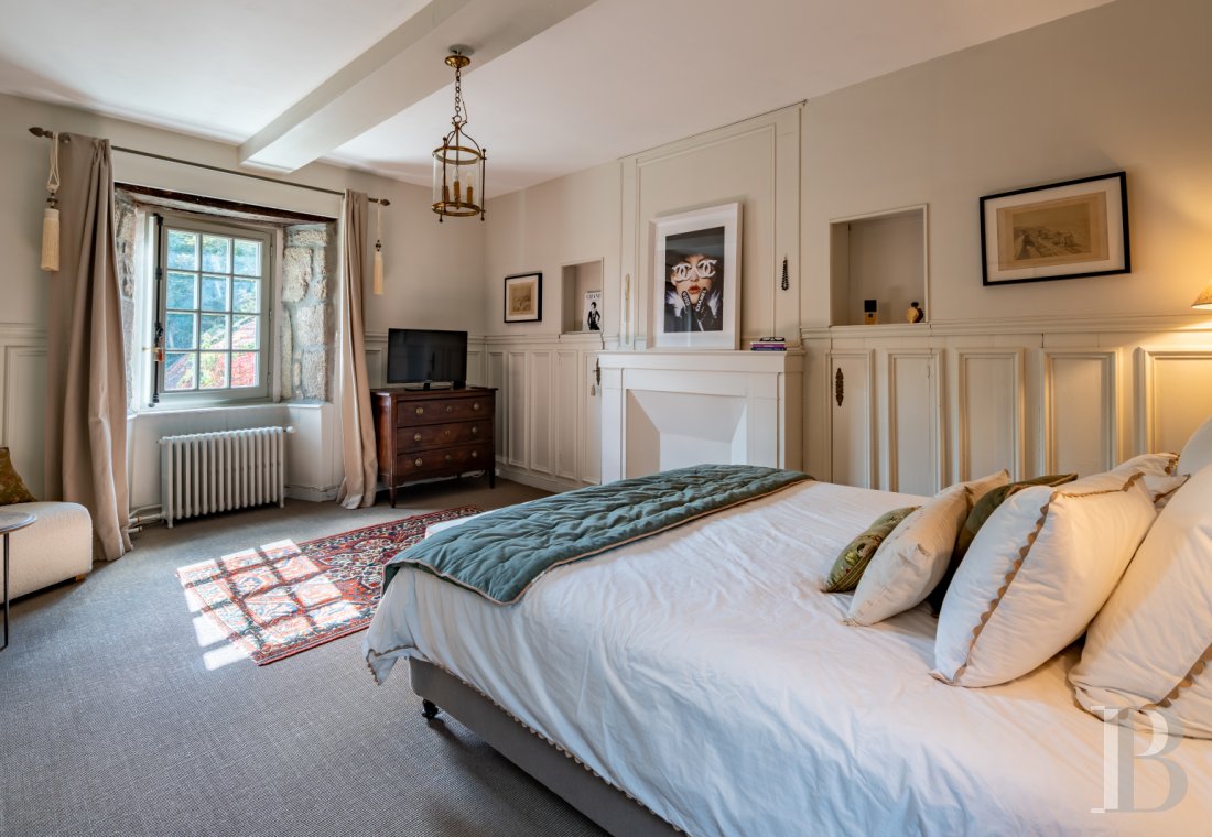 A 17th century manor house with a walled garden, in the heart of the village of Lanildut on the tip of Finistère - photo  n°18