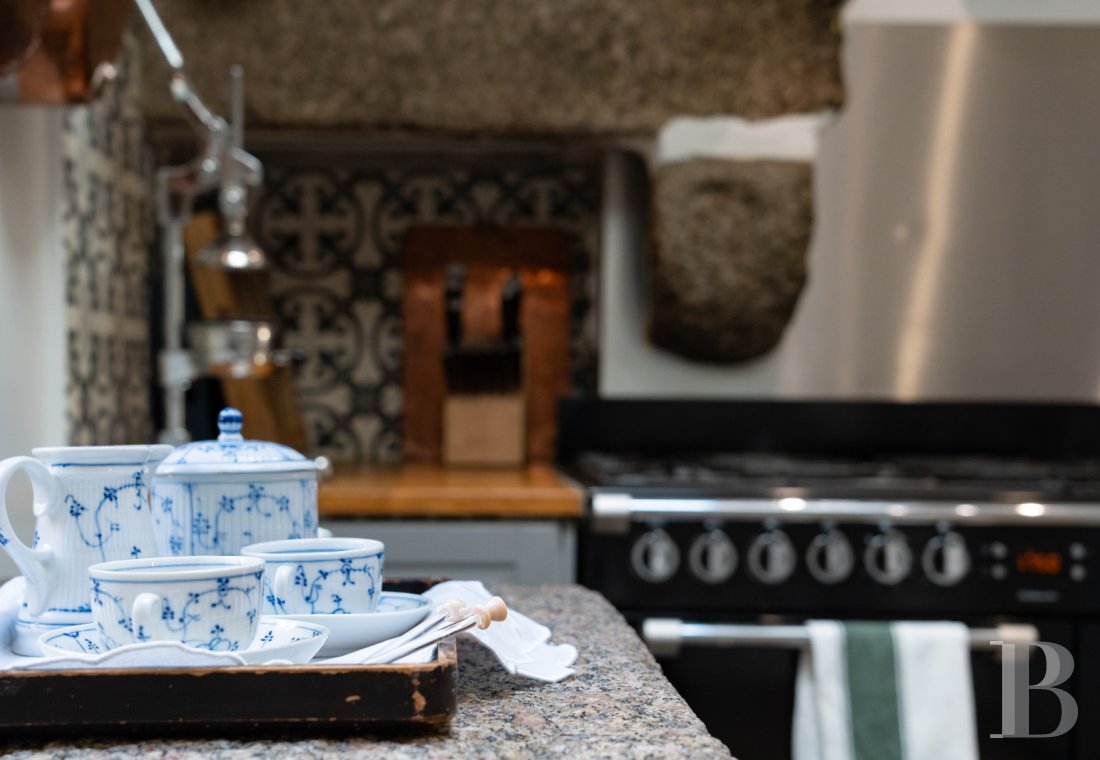 A 17th century manor house with a walled garden, in the heart of the village of Lanildut on the tip of Finistère - photo  n°17