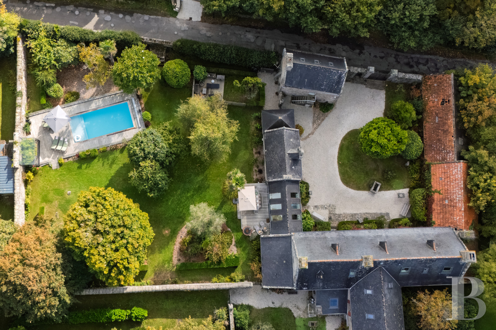 A 17th century manor house with a walled garden, in the heart of the village of Lanildut on the tip of Finistère - photo  n°38