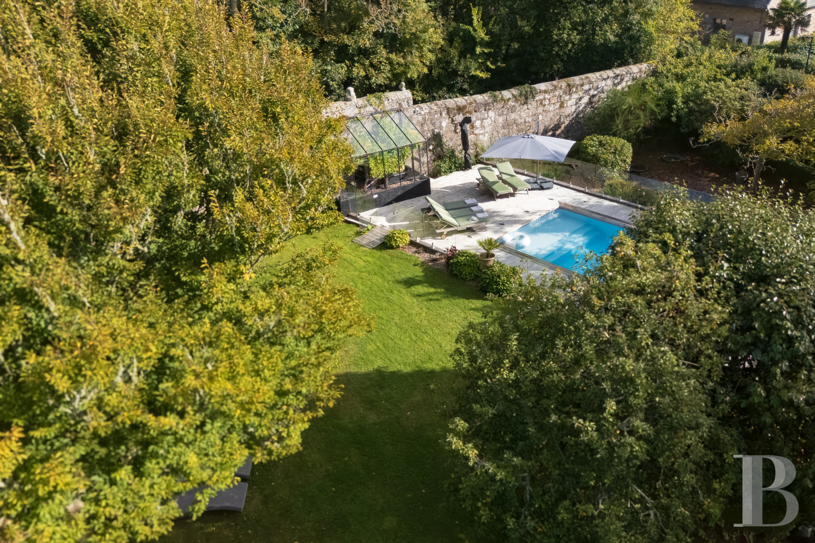 A 17th century manor house with a walled garden, in the heart of the village of Lanildut on the tip of Finistère - photo  n°36
