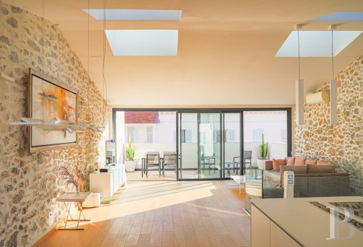 provence-cote-dazur - In Cannes, a stone's throw from the Croisette, a spacious duplex with terrace in an old townhouse 