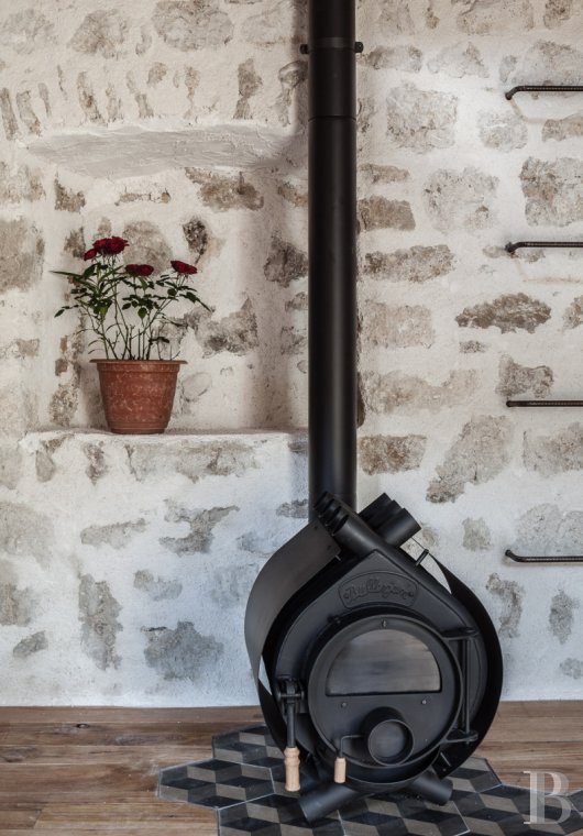 A village house on the banks of a fjord in Novigrad, Croatia - photo  n°13