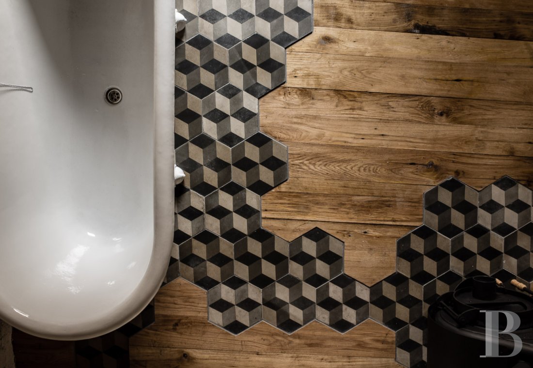 A village house on the banks of a fjord in Novigrad, Croatia - photo  n°9