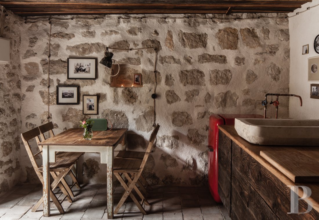 A village house on the banks of a fjord in Novigrad, Croatia - photo  n°4