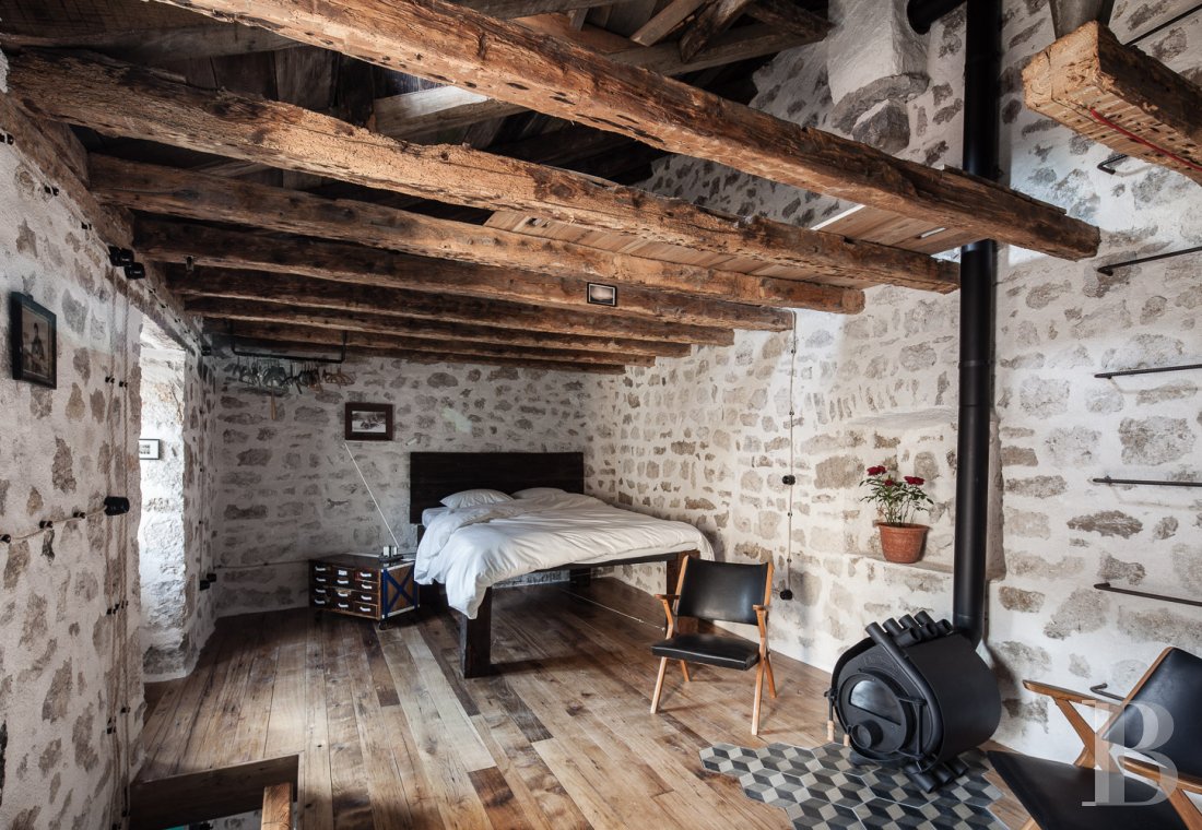 A village house on the banks of a fjord in Novigrad, Croatia - photo  n°7