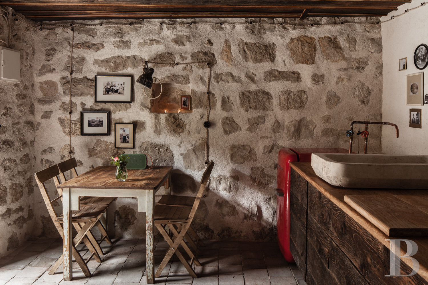 A village house on the banks of a fjord in Novigrad, Croatia - photo  n°4