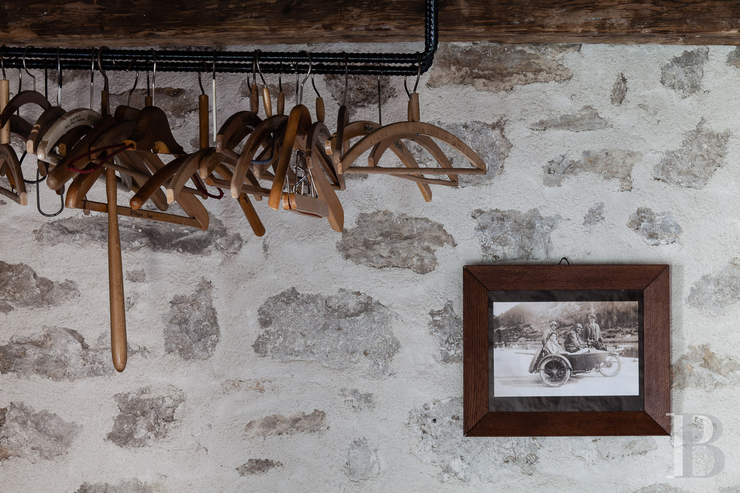 A village house on the banks of a fjord in Novigrad, Croatia - photo  n°8