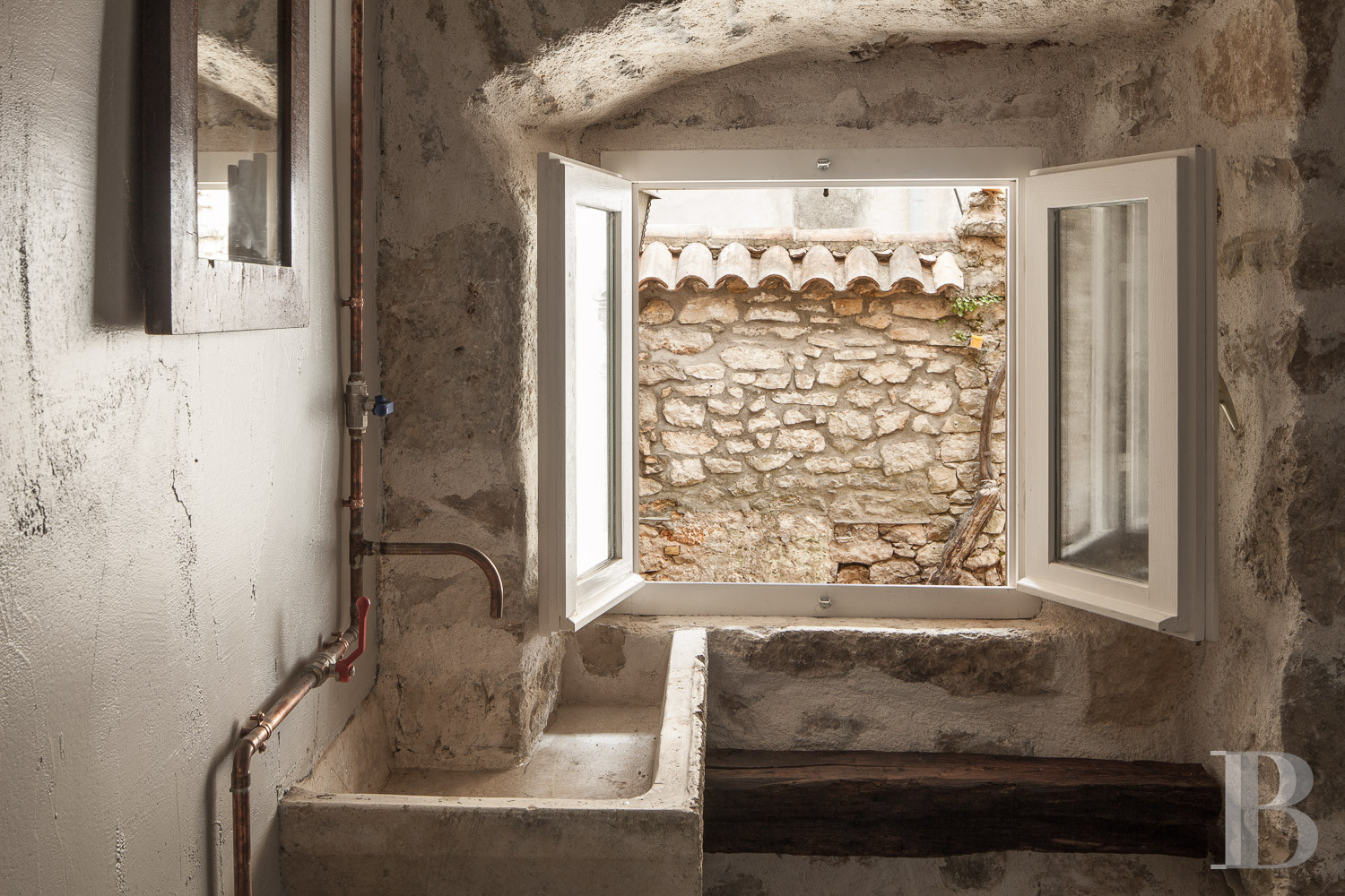 A village house on the banks of a fjord in Novigrad, Croatia - photo  n°15