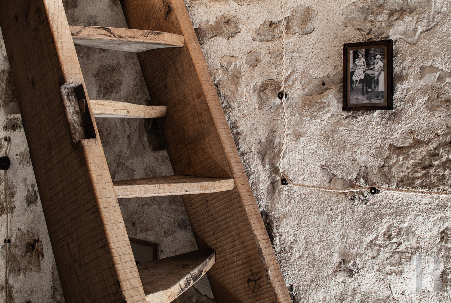 A village house on the banks of a fjord in Novigrad, Croatia - photo  n°19