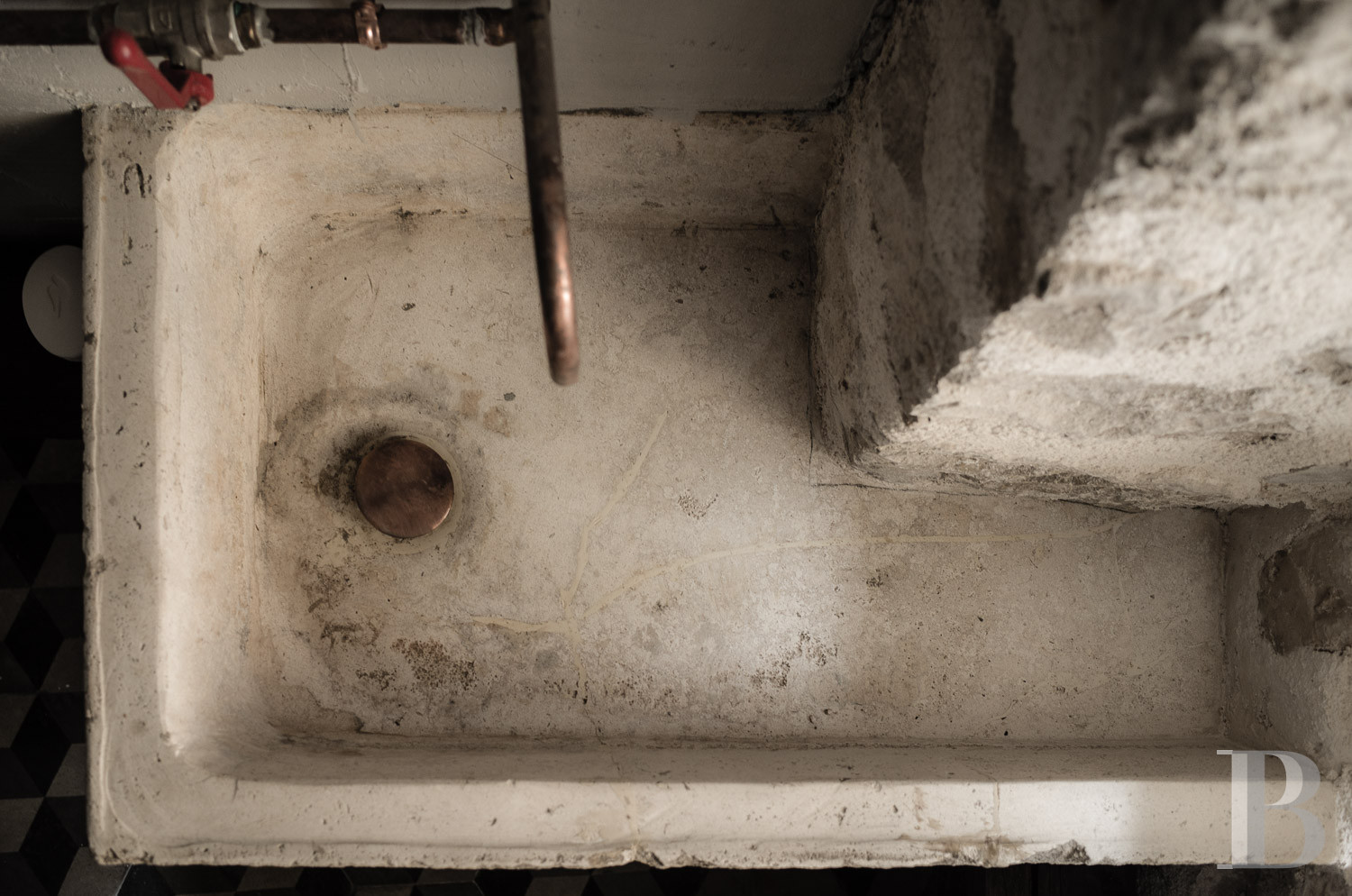 A village house on the banks of a fjord in Novigrad, Croatia - photo  n°18