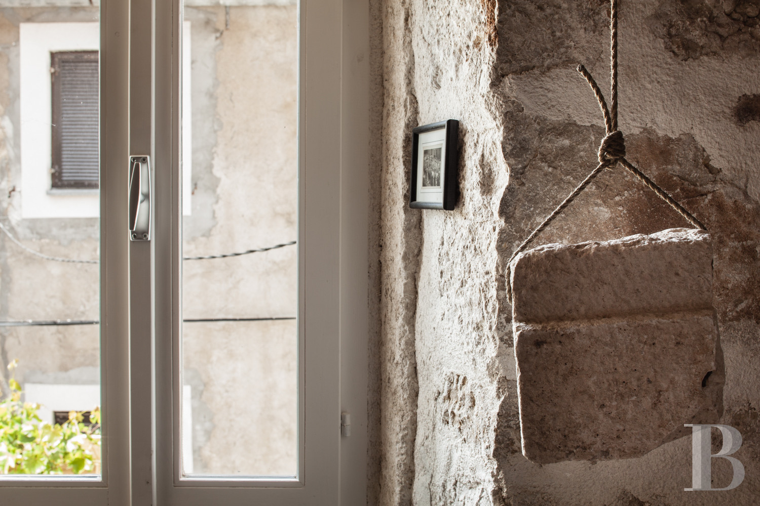 A village house on the banks of a fjord in Novigrad, Croatia - photo  n°12