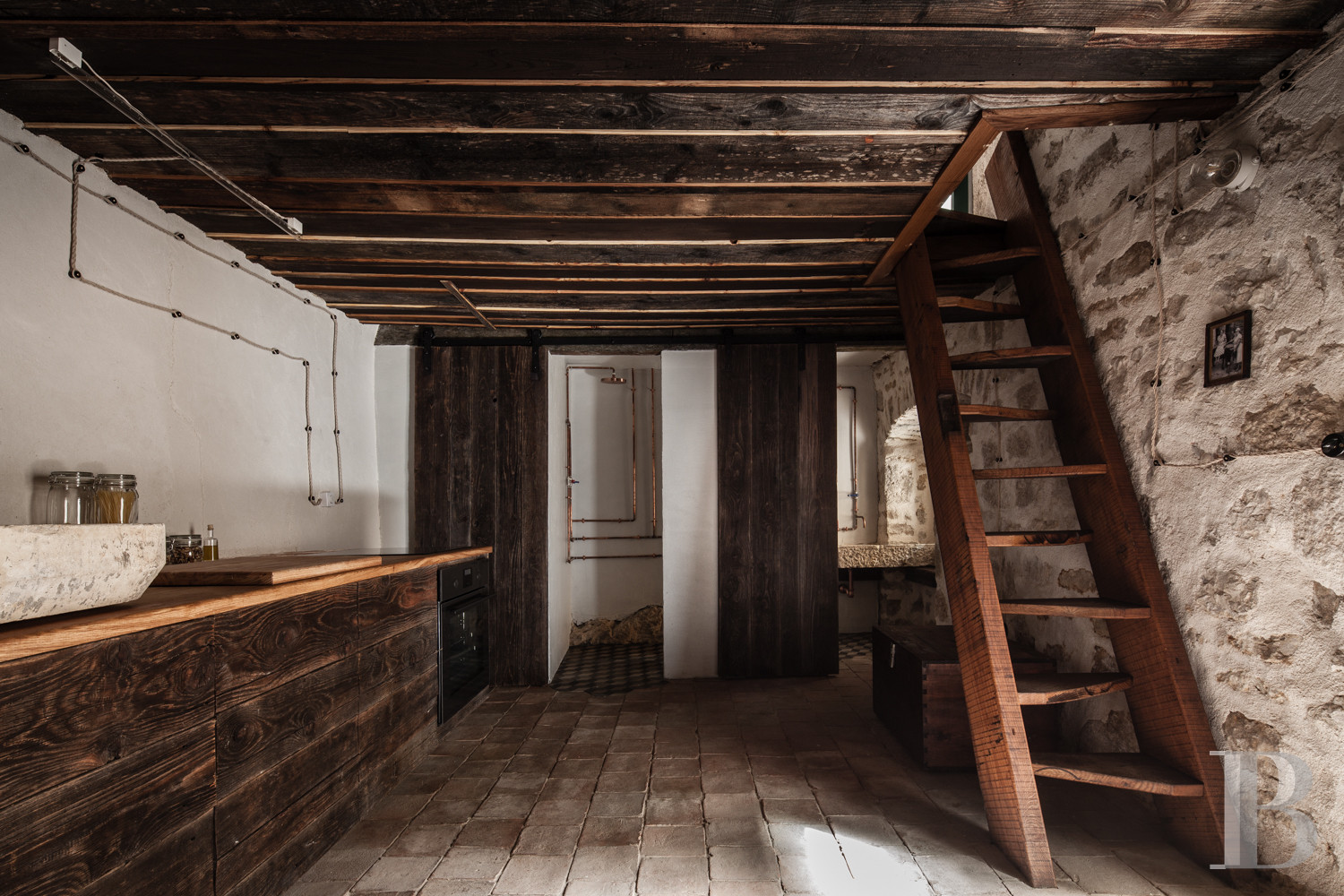 A village house on the banks of a fjord in Novigrad, Croatia - photo  n°3