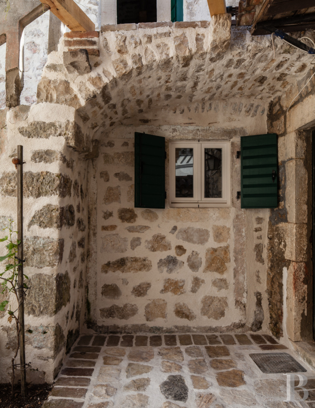 A village house on the banks of a fjord in Novigrad, Croatia - photo  n°21